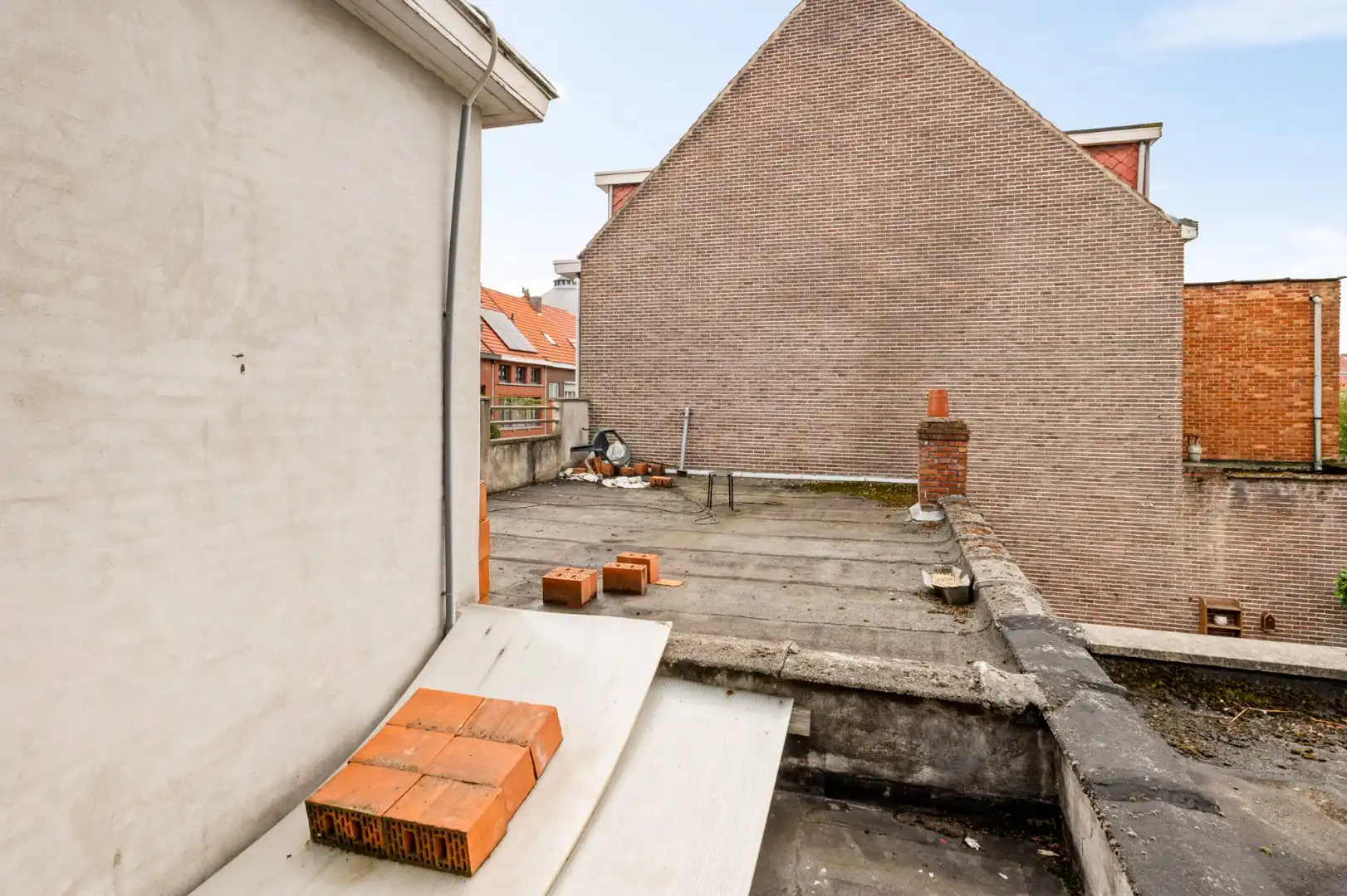 Instapklare woning met 5 slaapkamers en ruime garage op centrale ligging foto 12