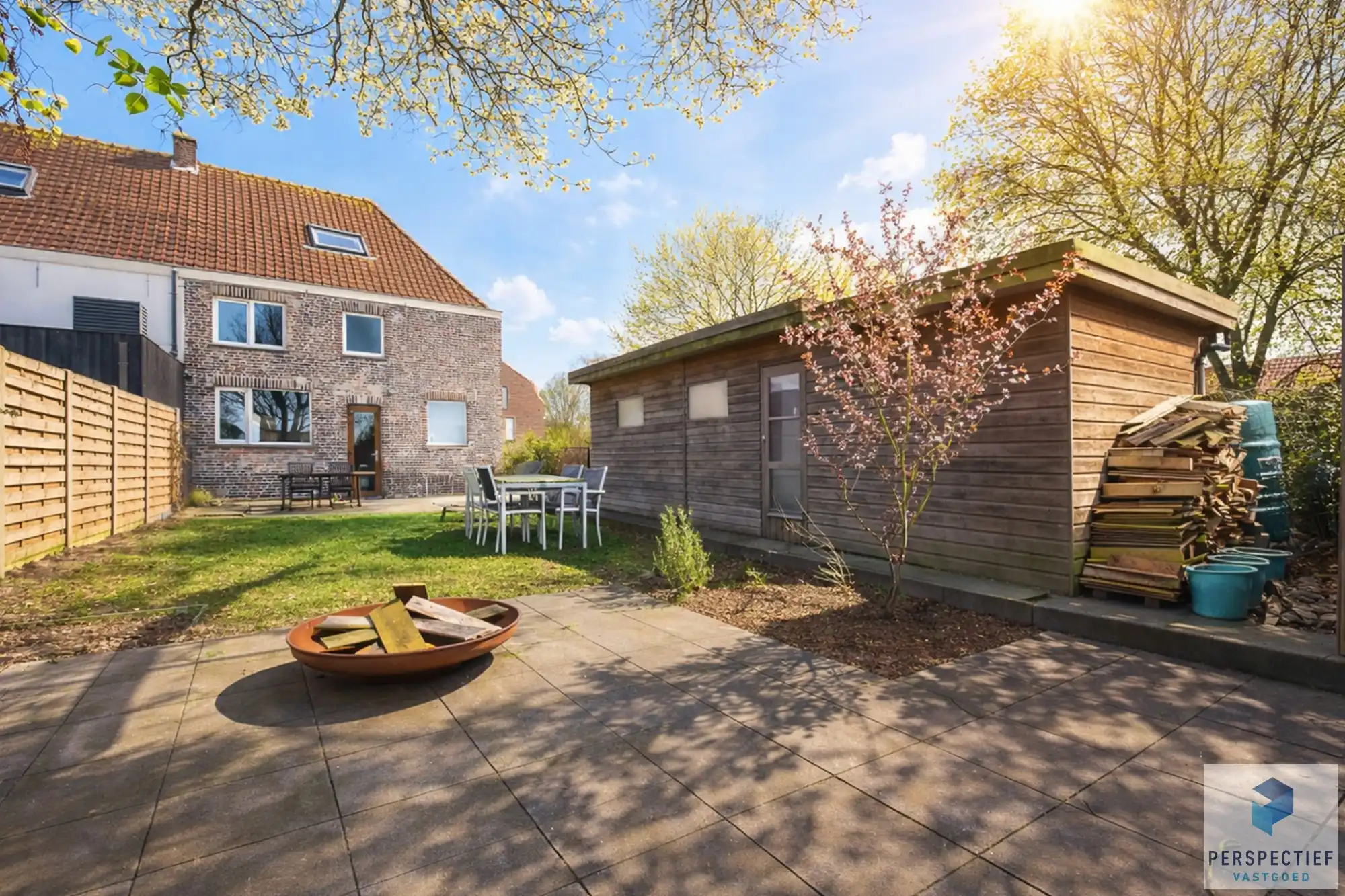 BEZOEKMOMENT VRIJDAG 20/03 VAN 15U TOT 17U |&nbsp;VERRASSEND RUIME CHARMANTE WONING met ZONGERICHTE GEZELIIGE TUIN foto 24