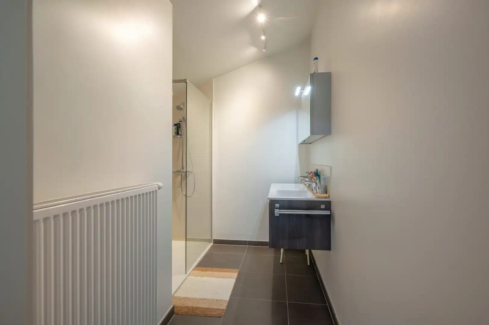 Instapklaar duplex appartement met ruim zonneterras op topligging in Brugge! foto 11