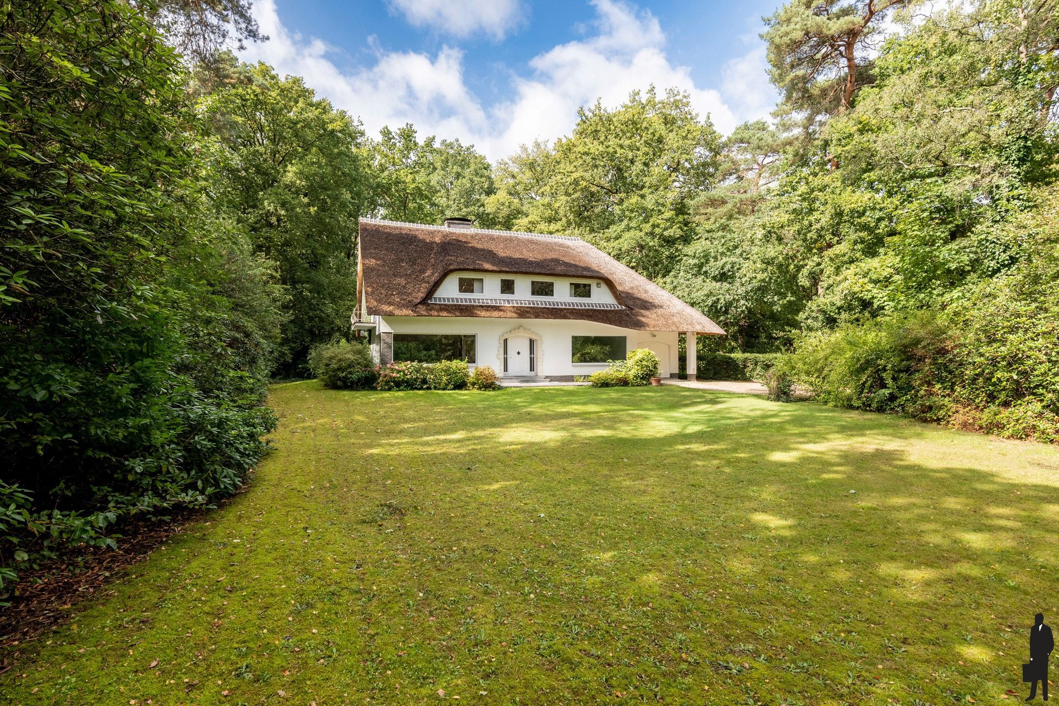 Rietgedekte villa op ca. 3.350 m² met optimale privacy foto 39