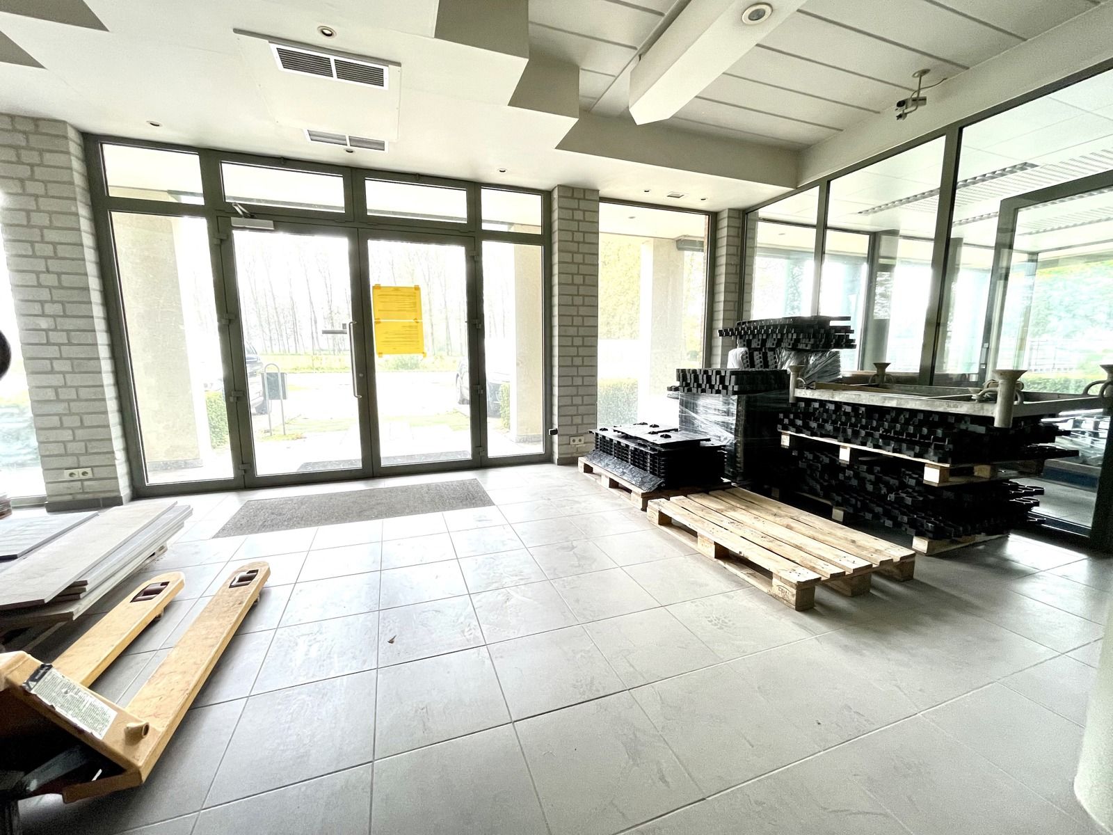 Ruim duplex appartement met handel voor agrarische functie. foto 8