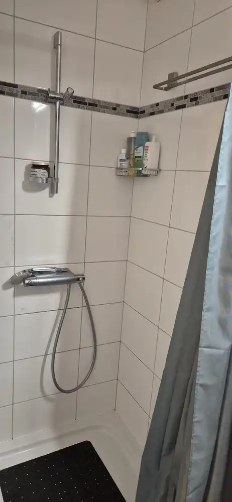 Gezellige bemeubelde studio met mezzanine te huur. foto 7