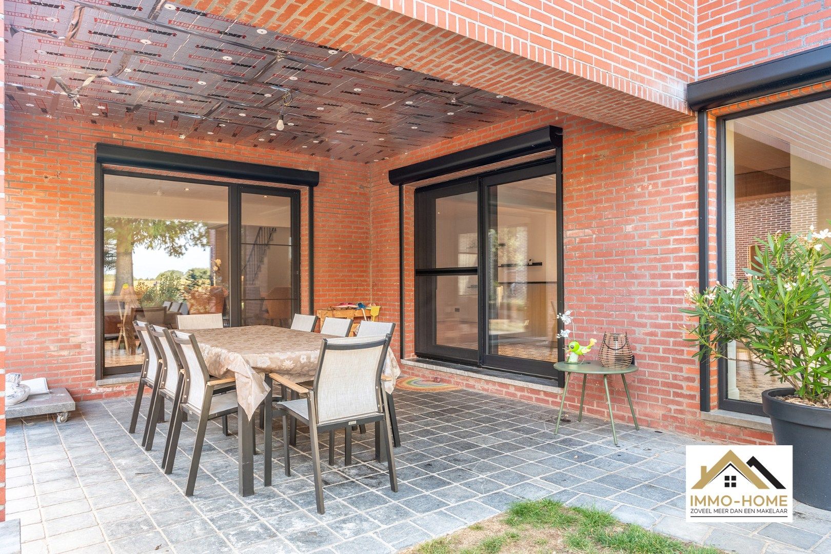 Volledig gerenoveerde woning met agrarisch uitzicht! foto 29