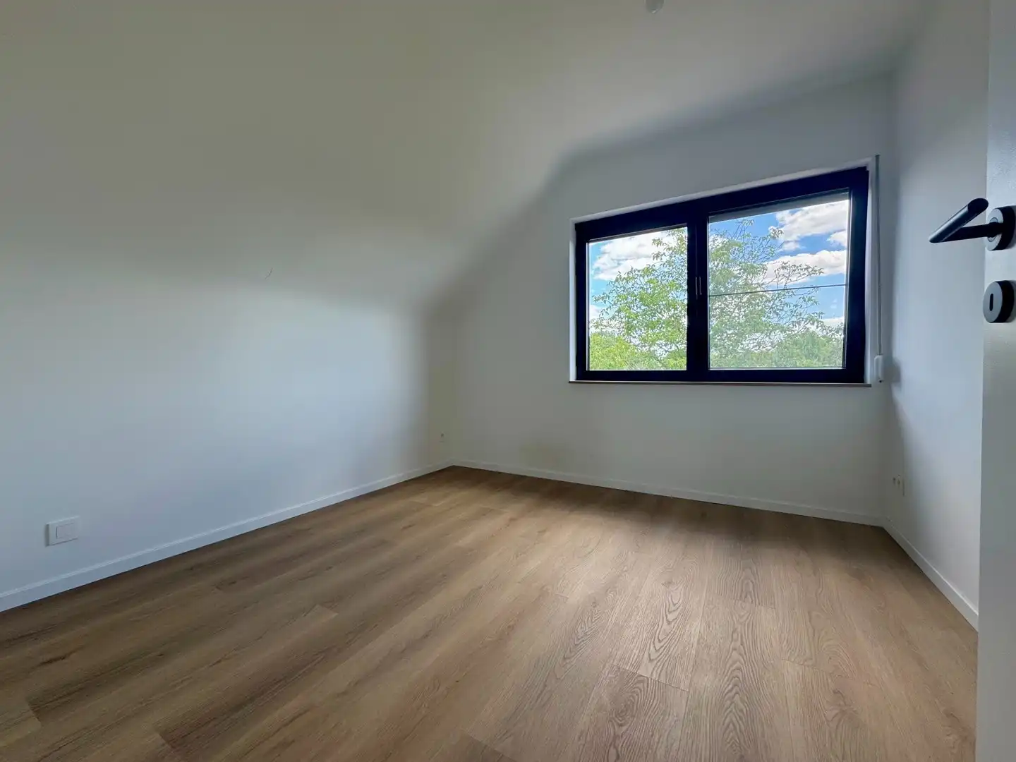 Gerenoveerde vrijstaande woning met 3 slaapkamers te huur foto 17