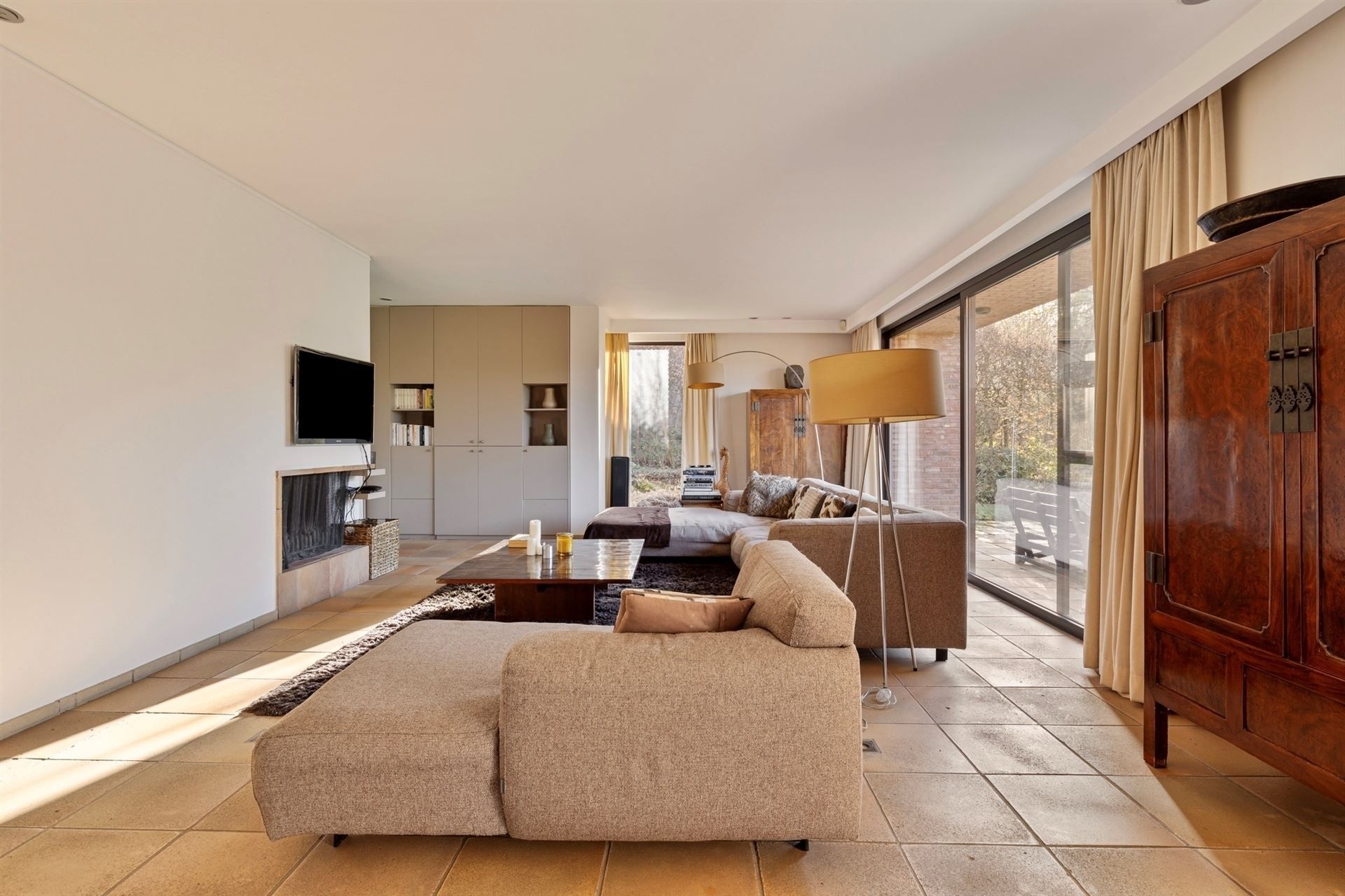 Ruime klassieke villa met zwembad in doodlopende straat foto 11