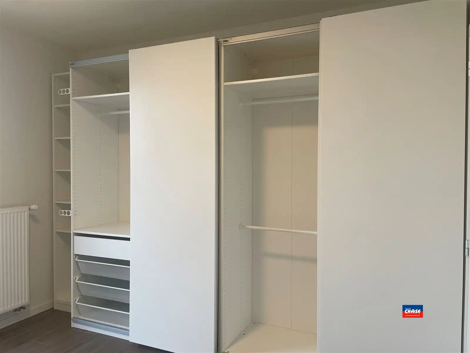 Knap nieuwbouwappartement met 2 slaapkamers, groot terras met prachtig uitzicht en ondergrondse autostaanplaats foto 14