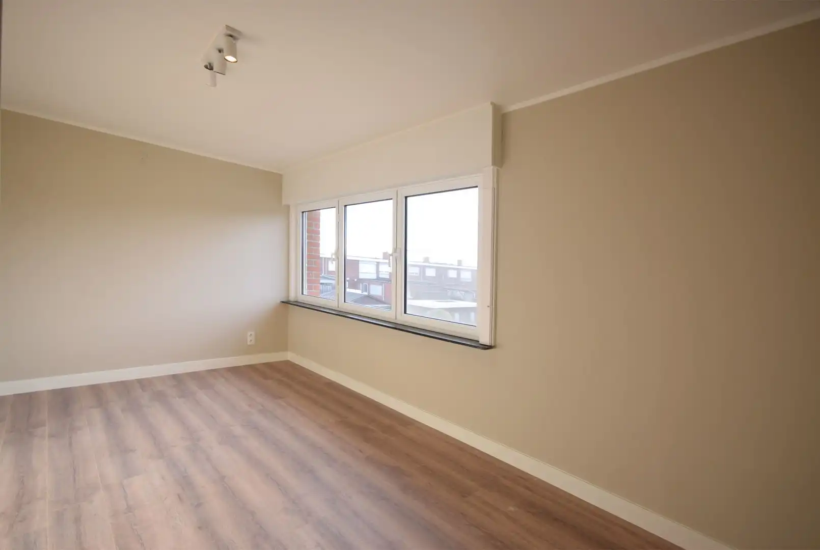 Ruime rijwoning met tuin foto 7