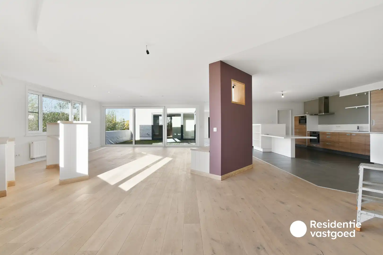 Zeer ruim en modern appartement te huur in Eernegem foto 3
