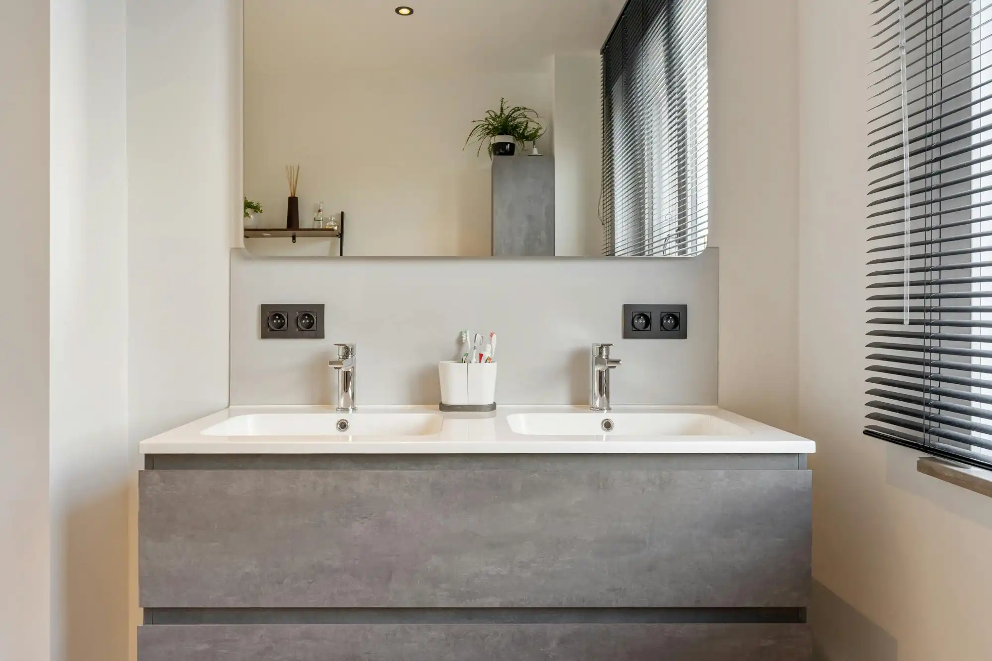 Verrassend ruime stadswoning met 5 slaapkamers en mooie tuin foto 17