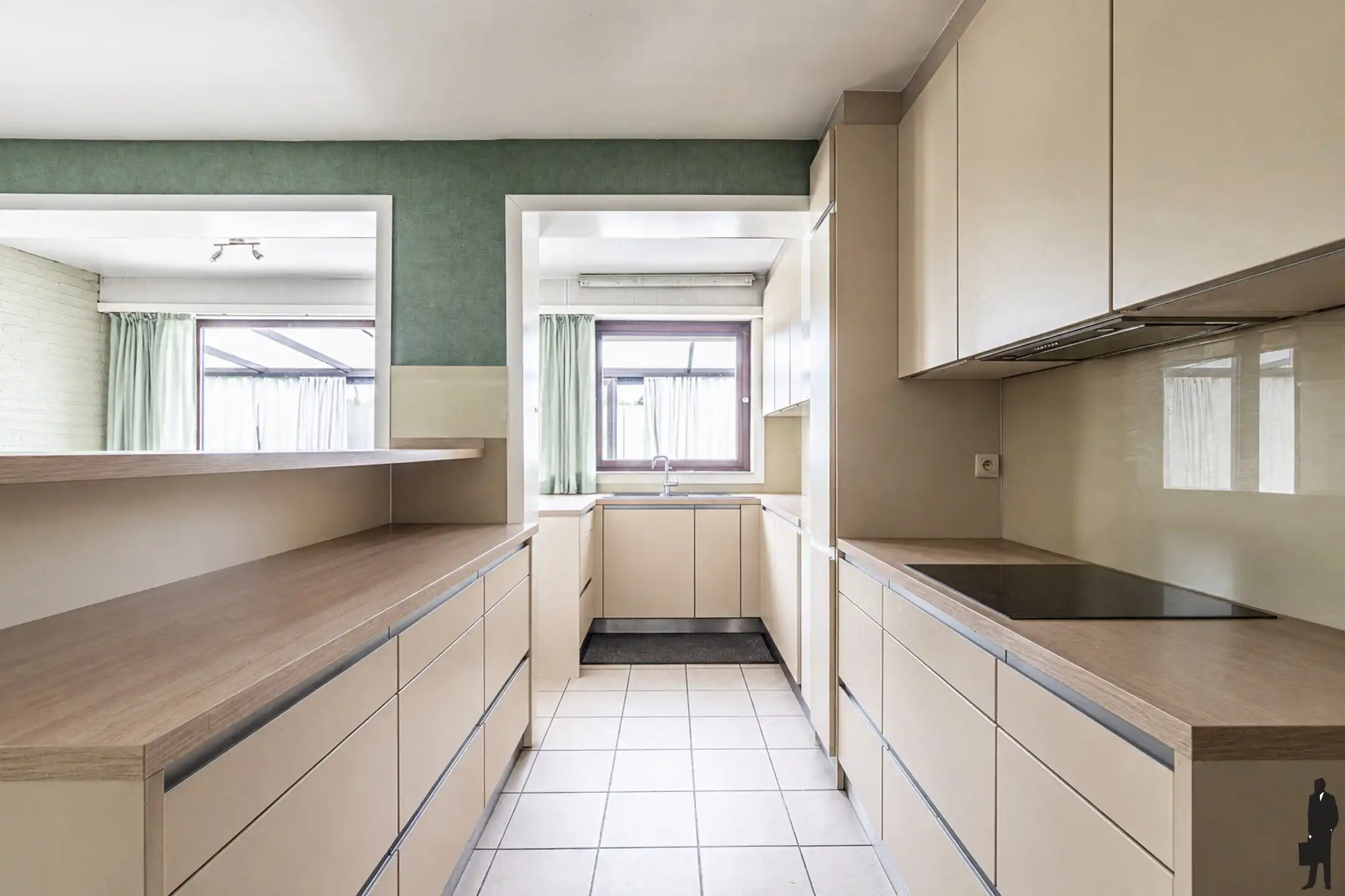Karaktervolle jaren '70 split-levelvilla op ca. 2.236 m² foto 7