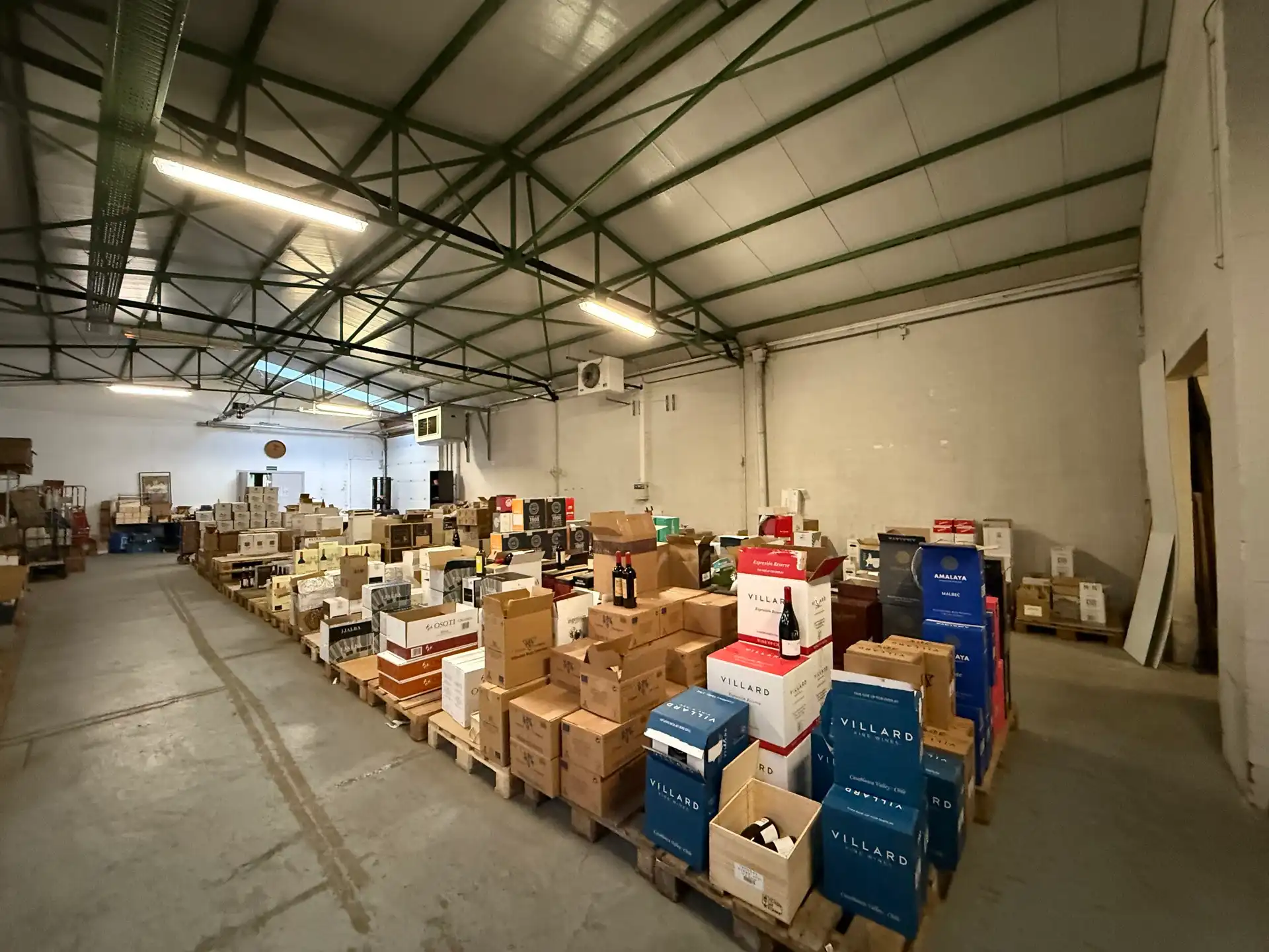 Magazijn met bijhorende kantoorruimte te huur foto 9