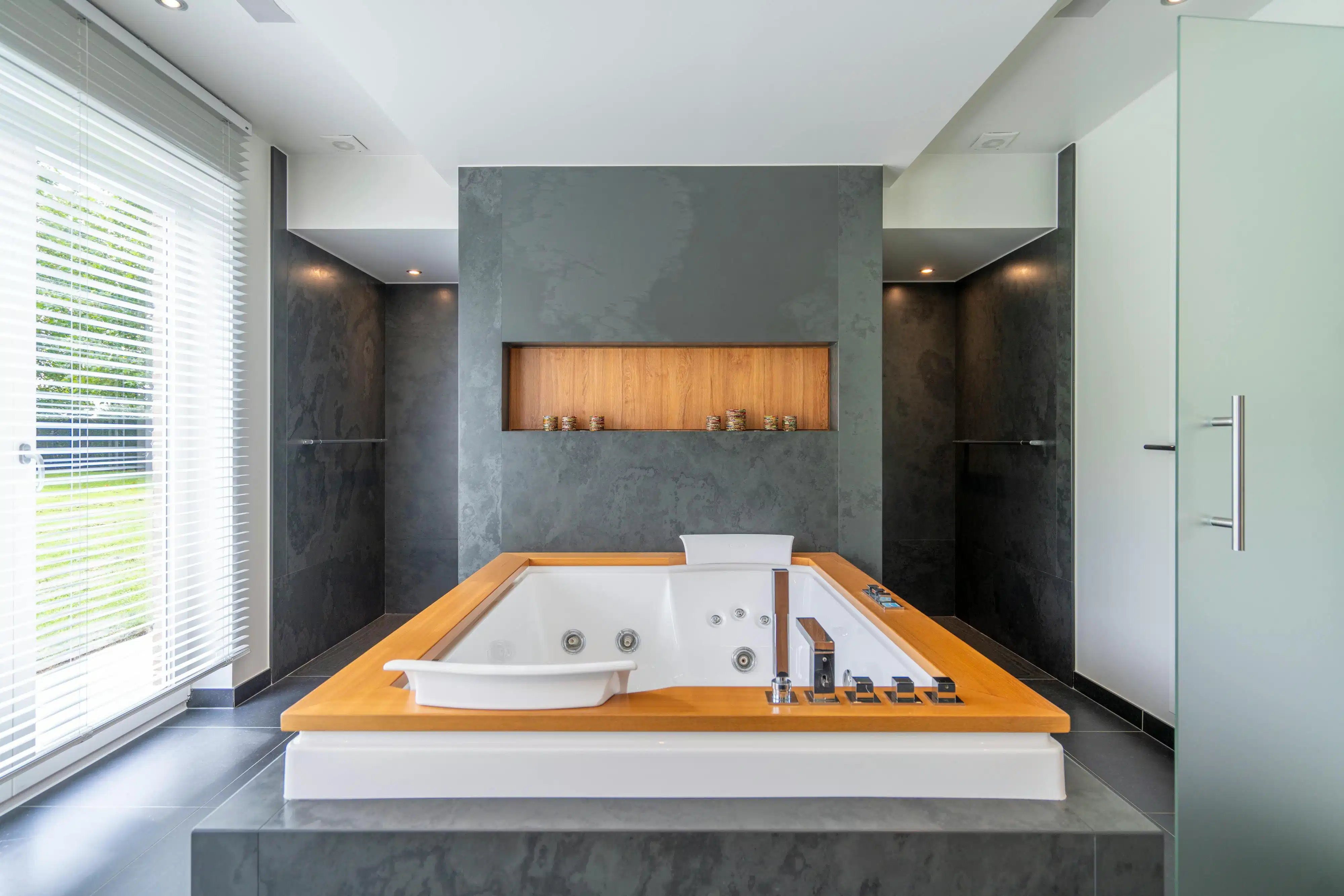 Schitterend gelegen, luxueuze villa te koop te Geluwe foto 12