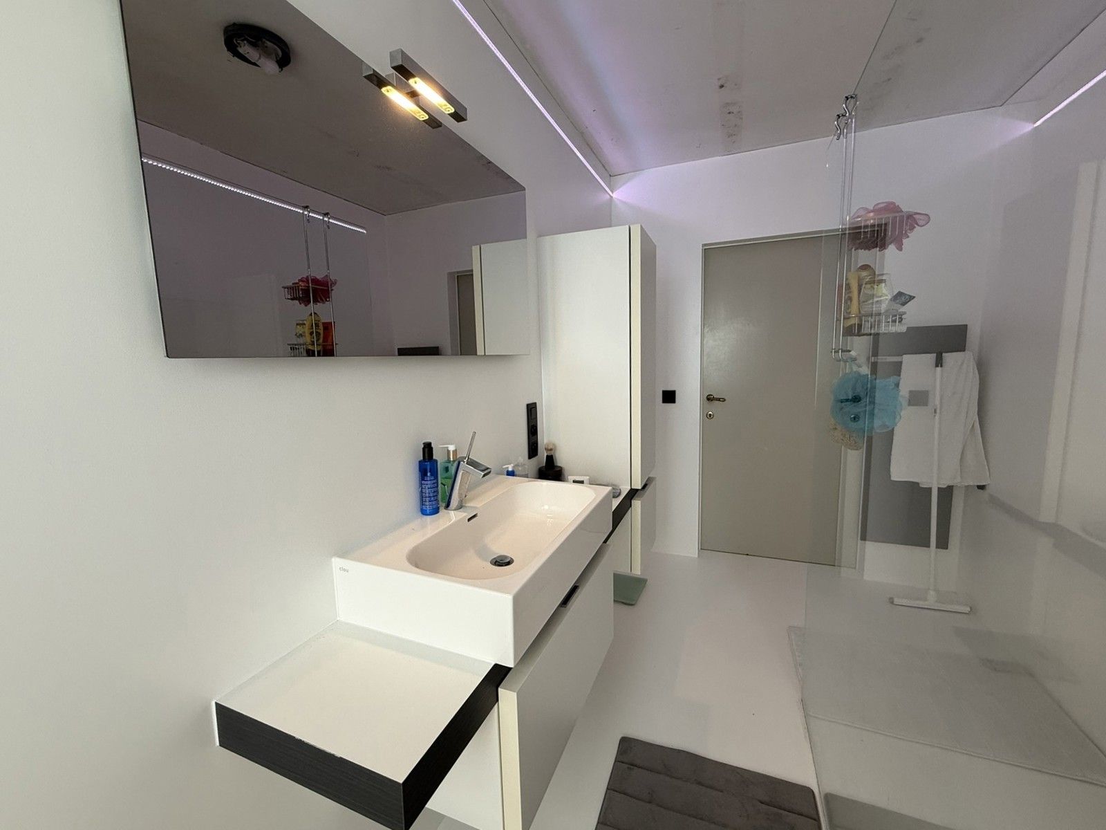 Ruime alleenstaande gelijkvloerse woning. foto 11