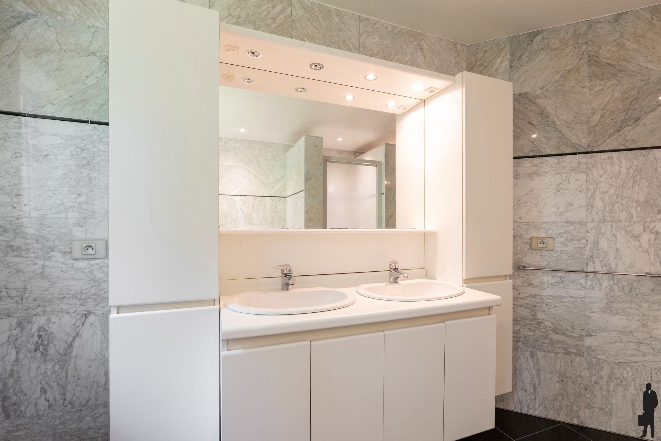 Rietgedekte villa op ca. 3.350 m² met optimale privacy foto 27