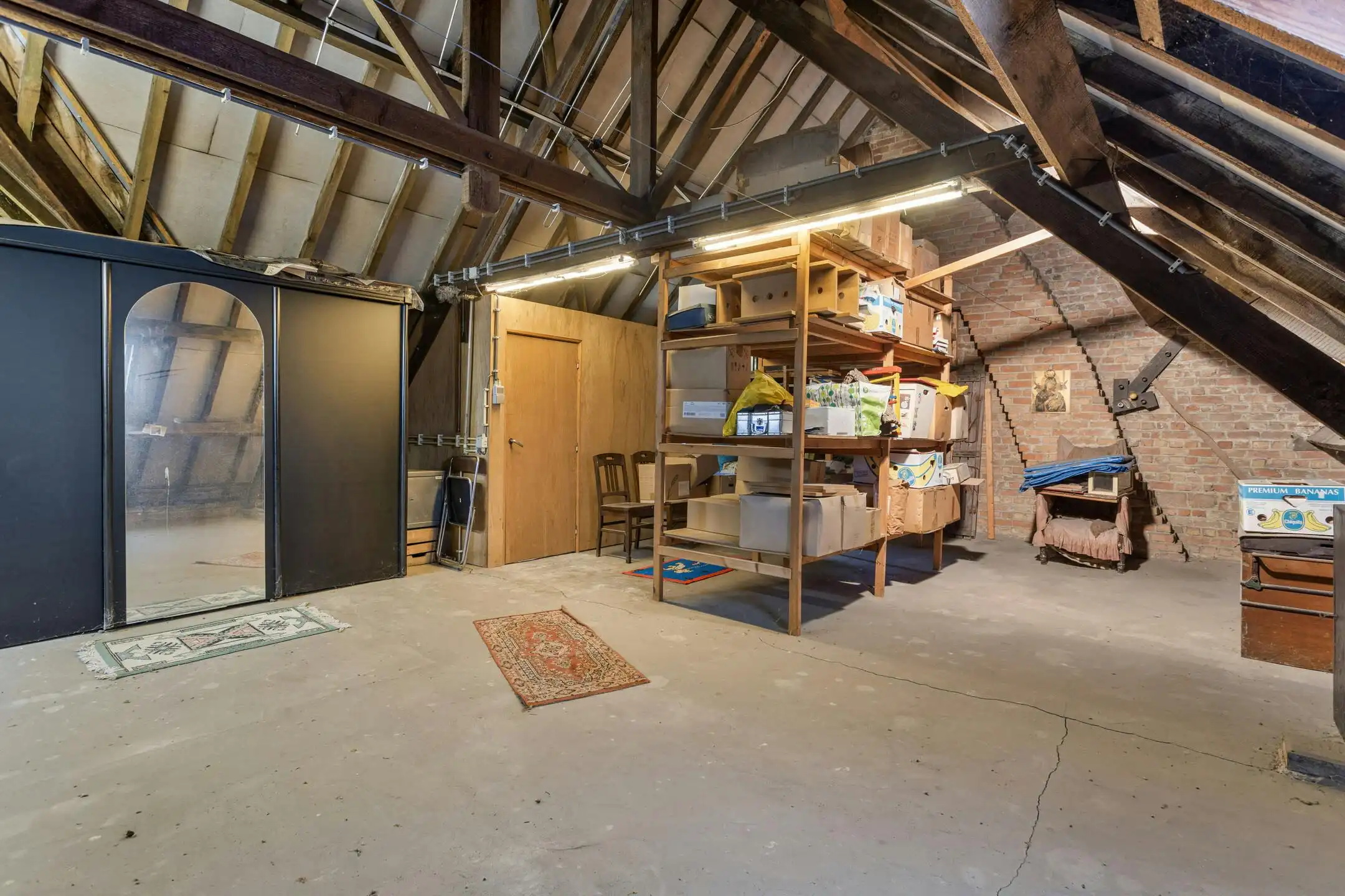 Centrumwoning met handelsruimte te koop in Beveren-Leie foto 9