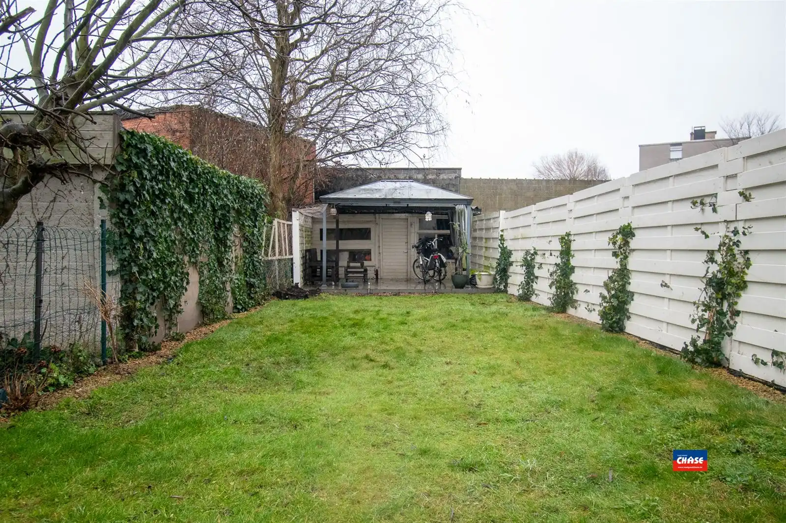 Gelijkvloersappartement met twee slaapkamers en tuin foto 18