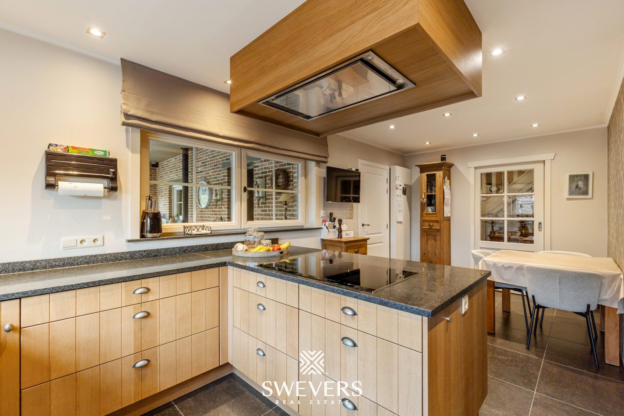 Ruime landelijke woning op 13 are 36 ca in Koersel.  foto 9