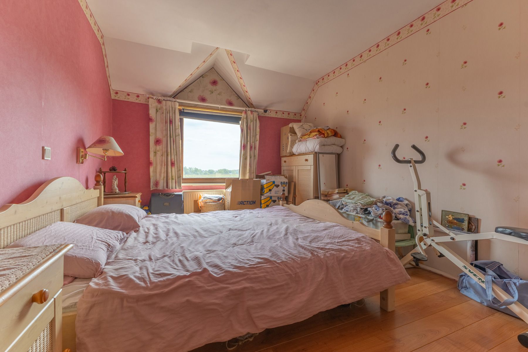 Landelijk gelegen woning met 3 slaapkamers en garage foto 14