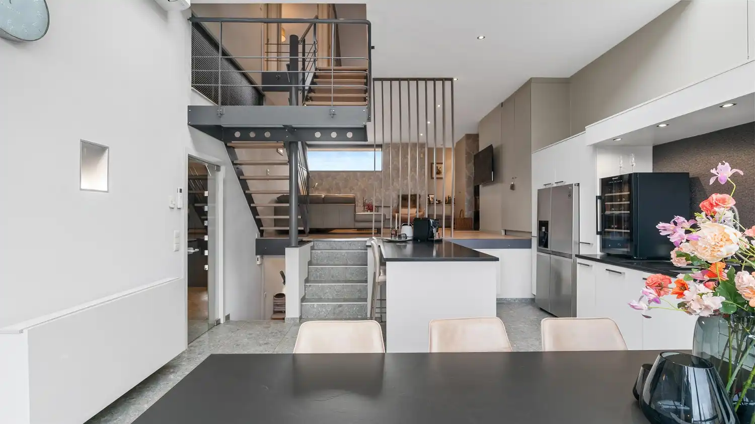 Instapklare woning met 3 slaapkamers en zeer grote tuin foto 5