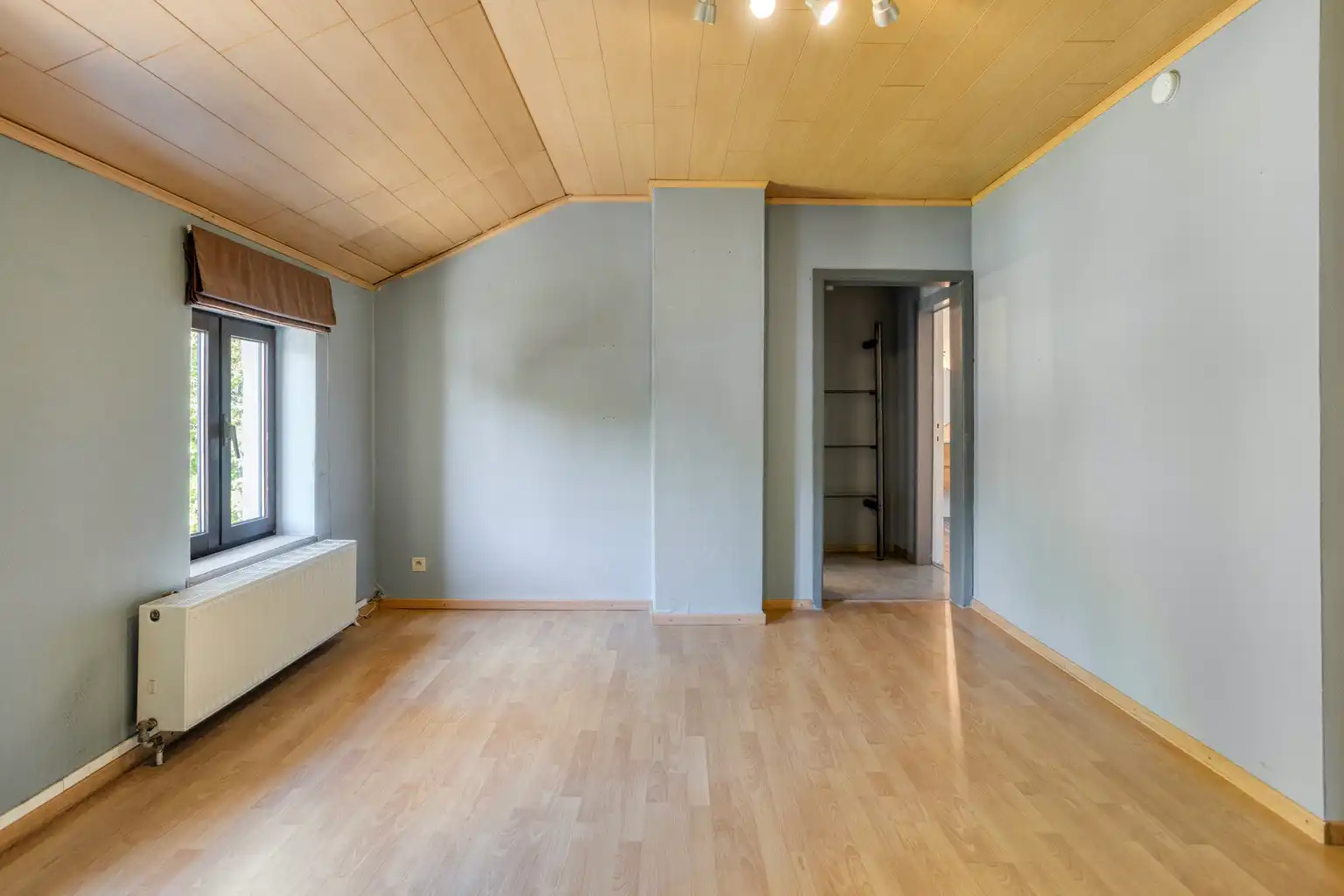 RUIME WONING MET TUIN IN BOUTERSEM foto 13
