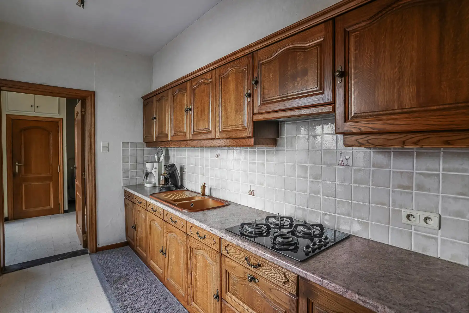 Gunstig gelegen, te renoveren HOB-woning te Kapelle o/d Bos foto 9