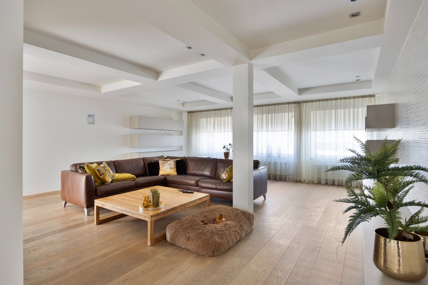 Stijlvol wonen in As: ruime, instapklare woning met tuin en garage foto 14