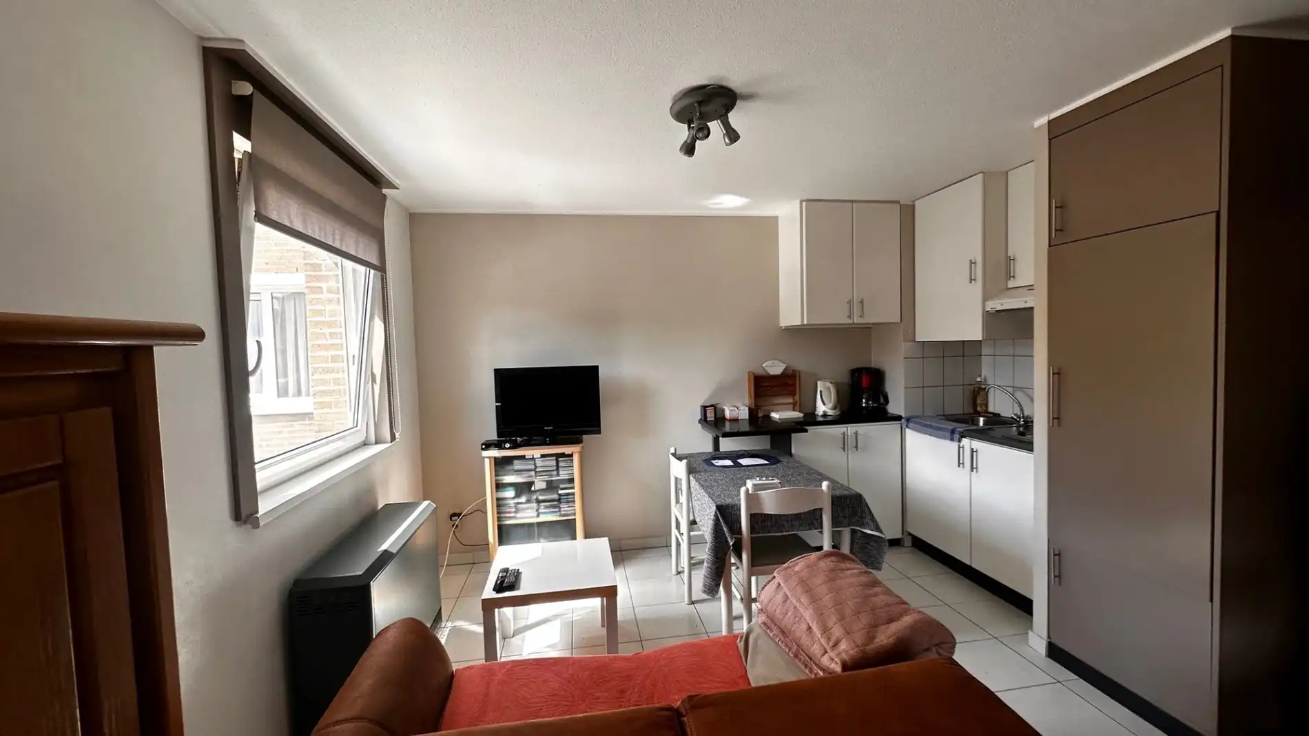 HERVERKOOP aan TOP voorwaarden - Studio te koop in centrum Lokeren  foto 2