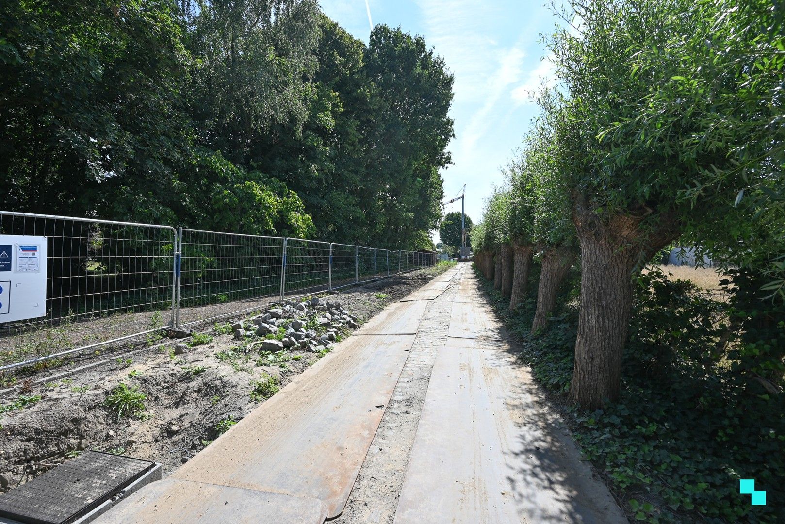 Unieke te renoveren woning / bouwgrond, rustig en groen gelegen te Wallemote foto 2
