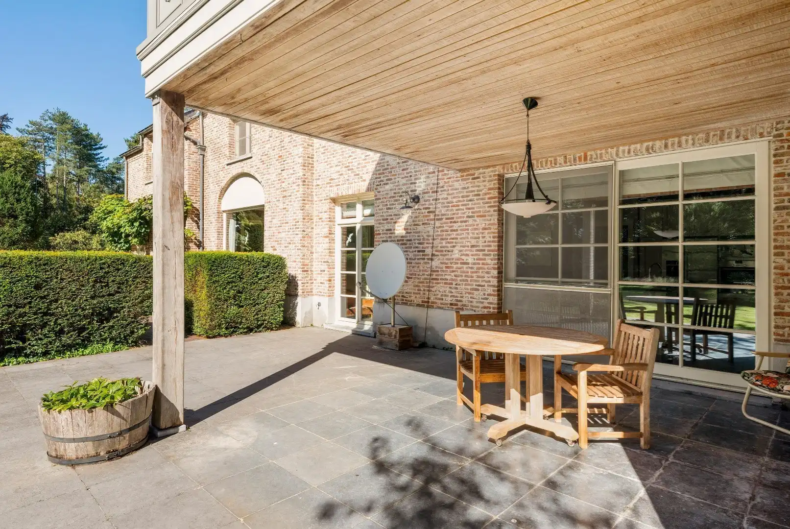 Exclusieve Villa op perceel van 3675 m² ook als Kangoeroe woning foto 4