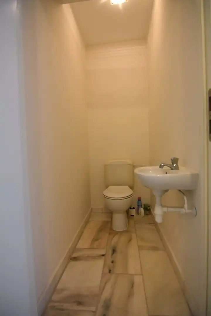 Ruim 2-slpk appartement in hartje Rumbeke foto 12