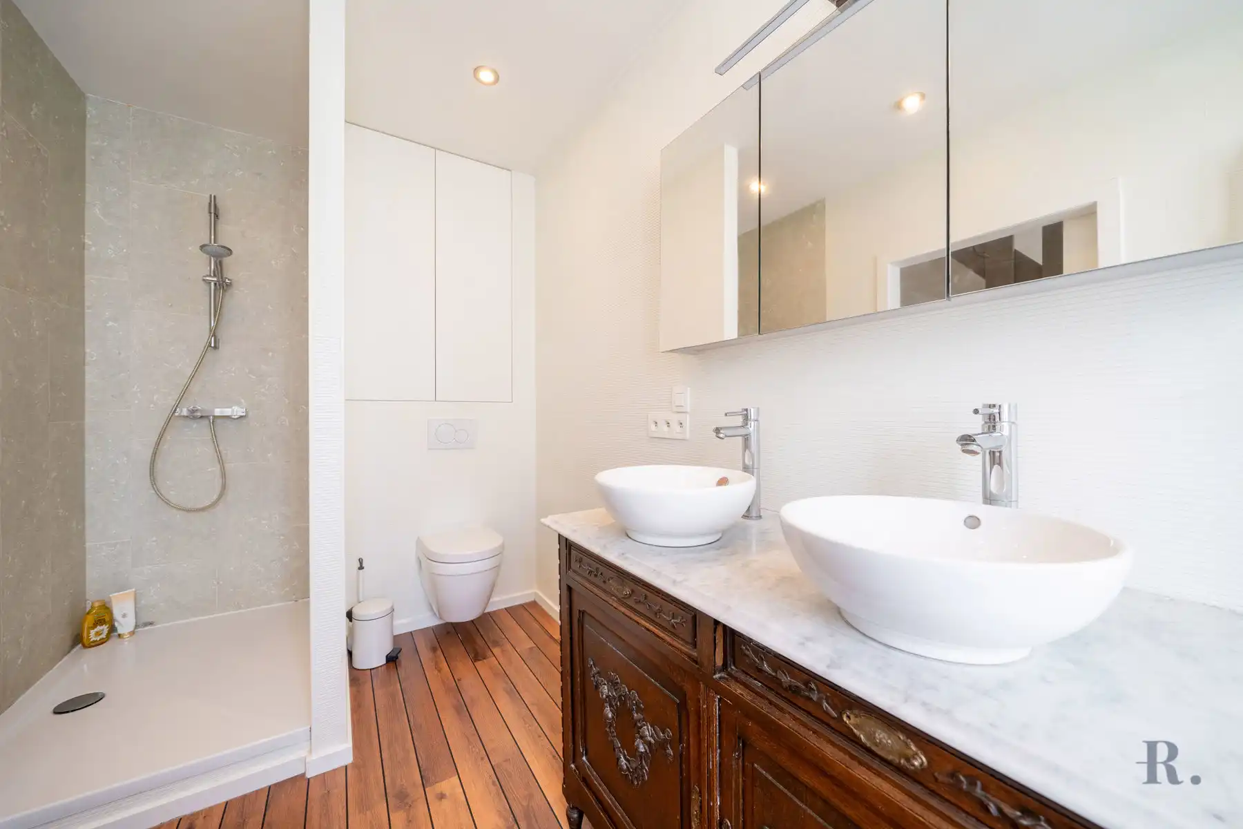 Instapklare stadswoning op toplocatie! foto 10