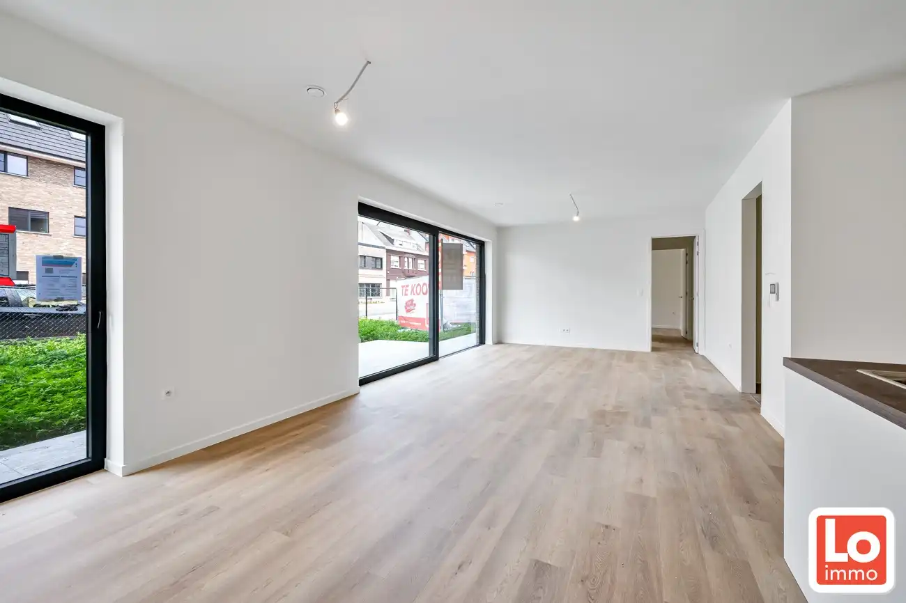 Prachtig ruim appartement (+/-96m²) met 2 slpk en mooi terras en afgesloten tuin foto 3