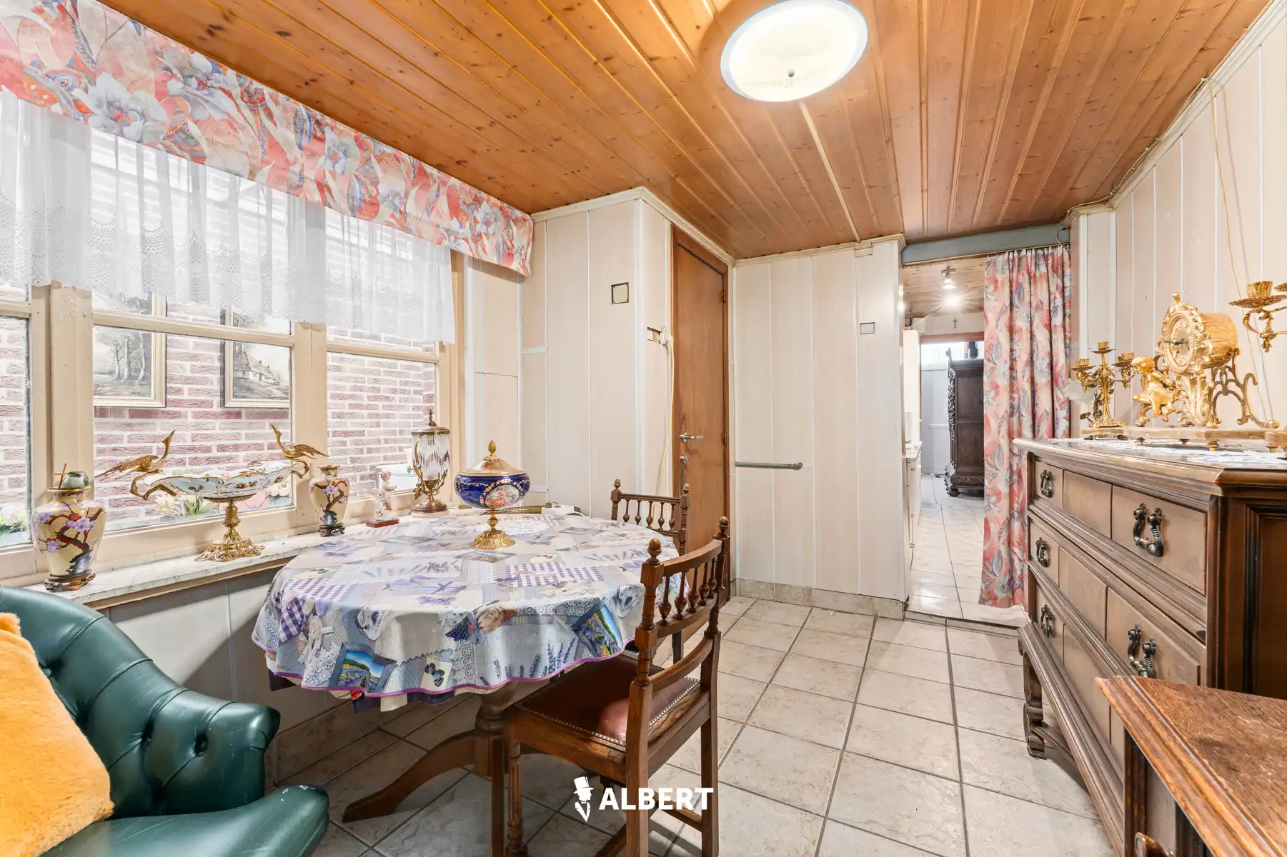 Charmante woning met renovatiepotentieel foto 8