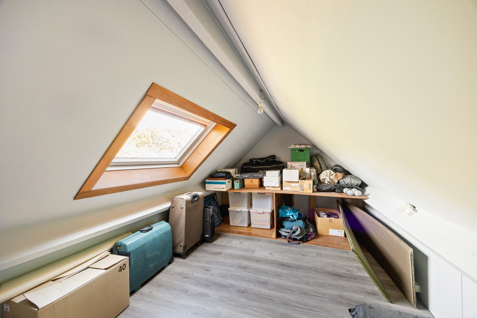 Goed onderhouden half open bebouwing met een zeer zonnige en privatieve tuin. foto 9