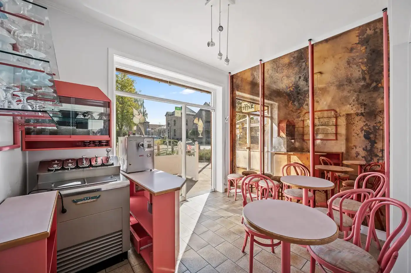 Unieke combinatie: 70 m² handelsruimte + woning met 4 slpks foto 11
