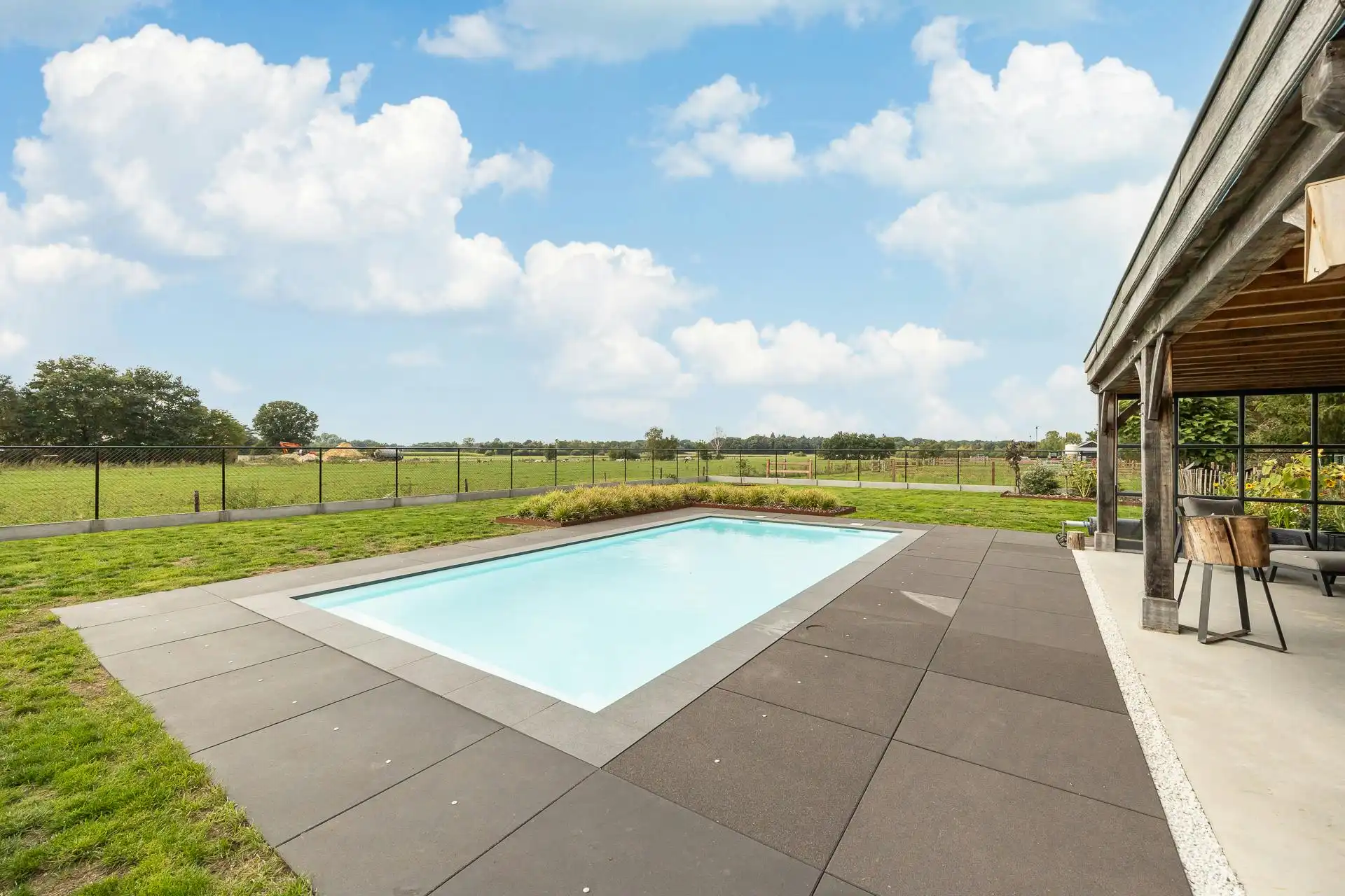 gerenoveerd huis met zwembad op 17 are te koop in Kasterlee foto 34