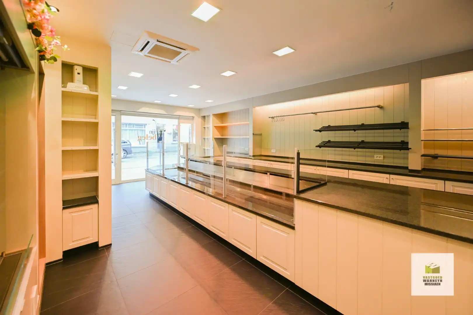 Handelspand (80 m2) met breed potentieel (wijnbar, bakkerij, schoonheidszaak..) foto 4