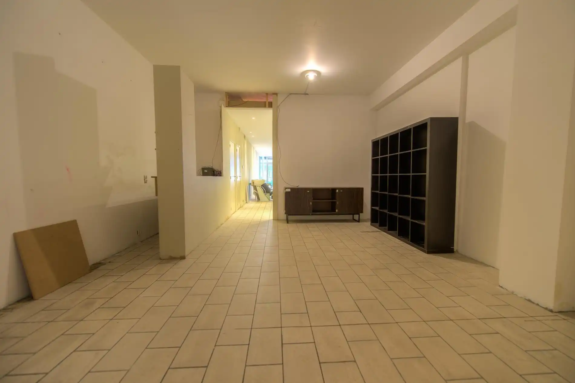 Handelspand gelegen in een zijstraat van de zeedijk ter hoogte van het Driehoekplein. foto 9