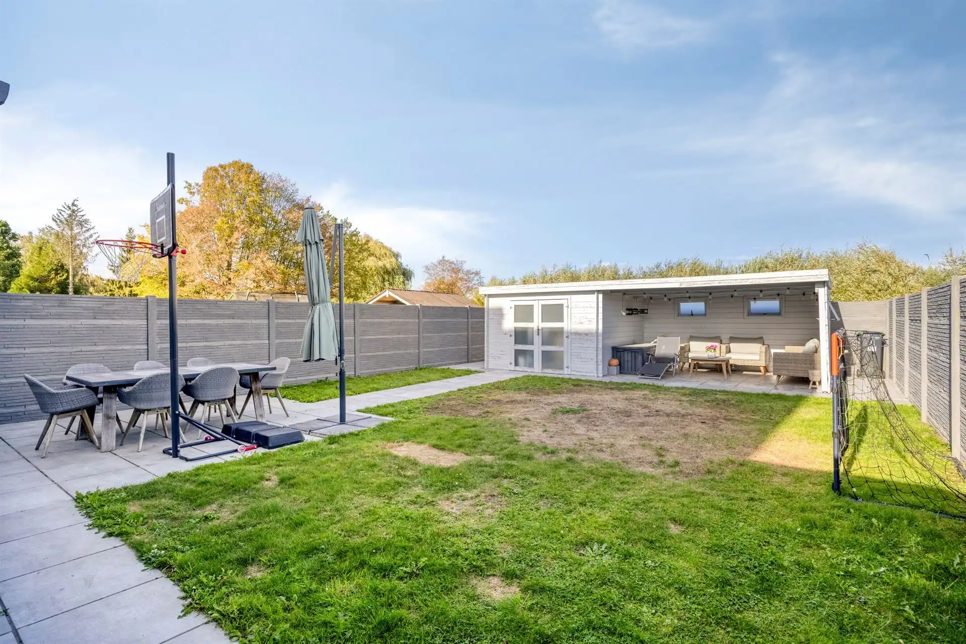 Instapklare woning met 2/3 slpk's in doodlopende straat! foto 21