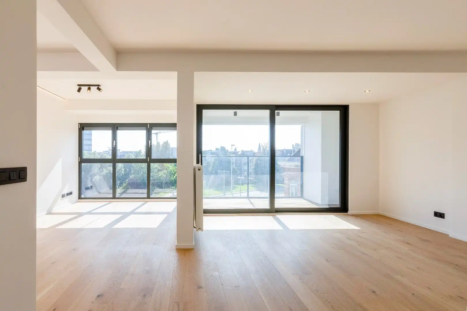 Prachtig gerenoveerd 3 slaapkamerappartement te Sint-Lievenslaan foto 4