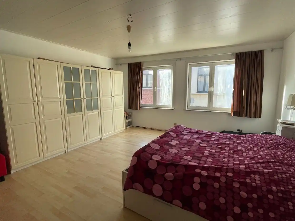 Handelsruimte met ruim, bovenliggend duplex-appartement op toplocatie in Blankenberge foto 13