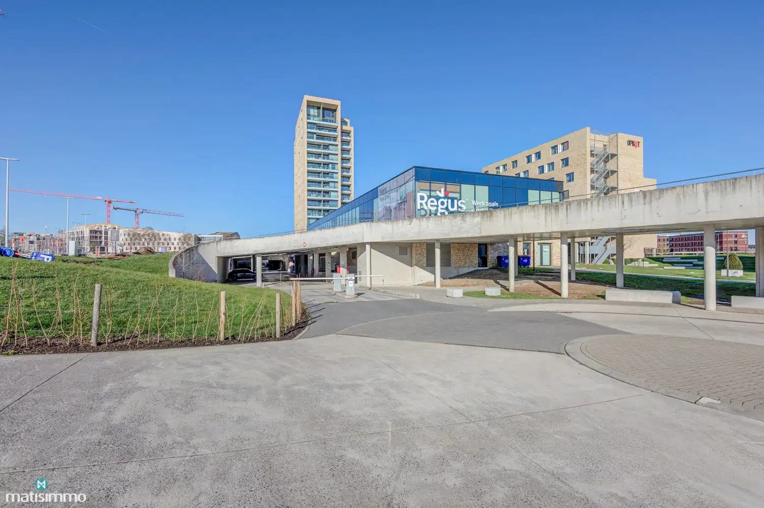 MODERN AFGEWERKT APPARTEMENT MET OVERDEKT TERRAS, KELDERBERGING EN RUIME AUTOSTAANPLAATS NABIJ HASSELT CENTRUM foto 23