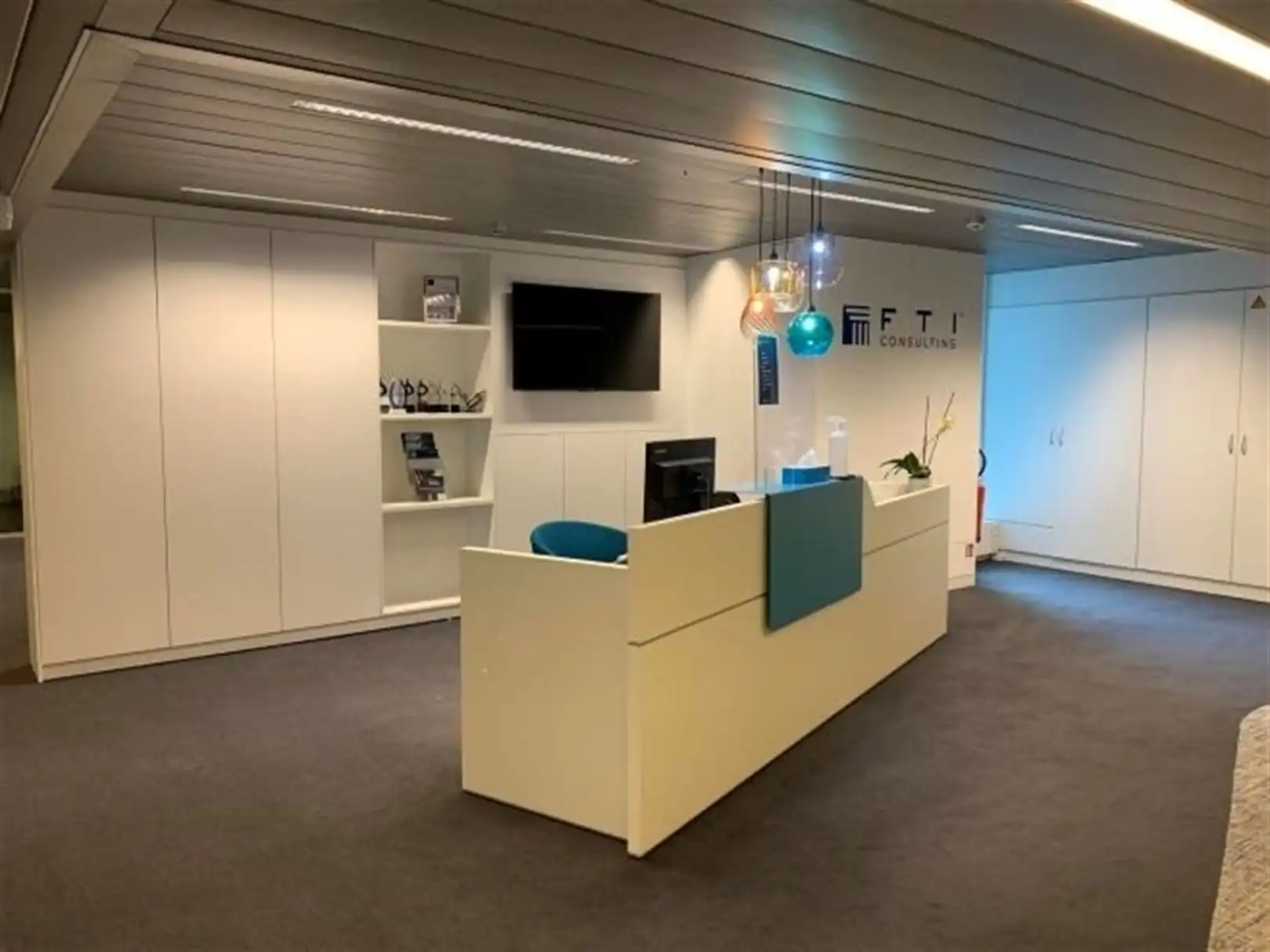 MARNIX 23: 553m² en 880m² te huur foto 4