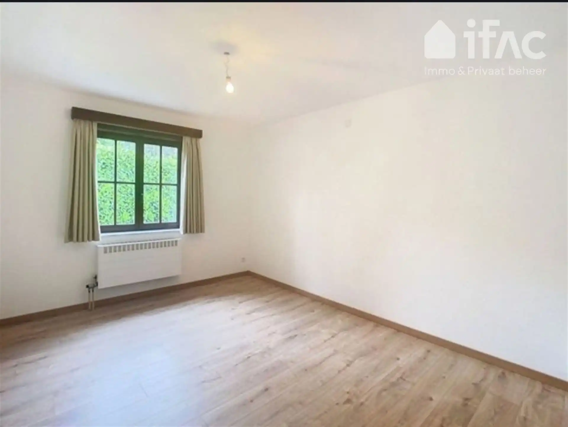 Leuk gelegen 3 slaapkamer woning met zonnepanelen foto 9