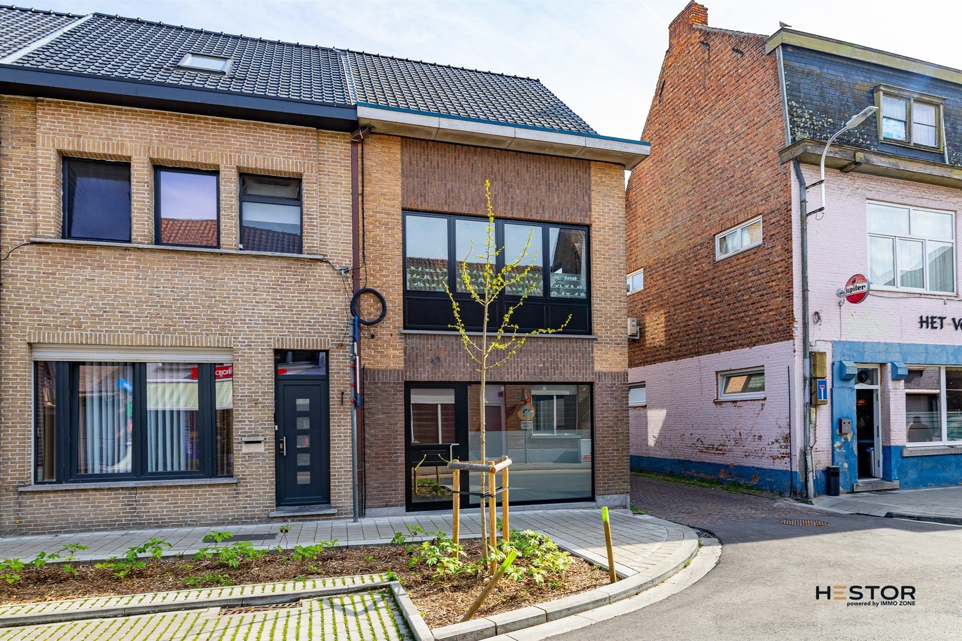 Hoofdfoto van de publicatie: Woning voor gemengd gebruik in het centrum van Zele