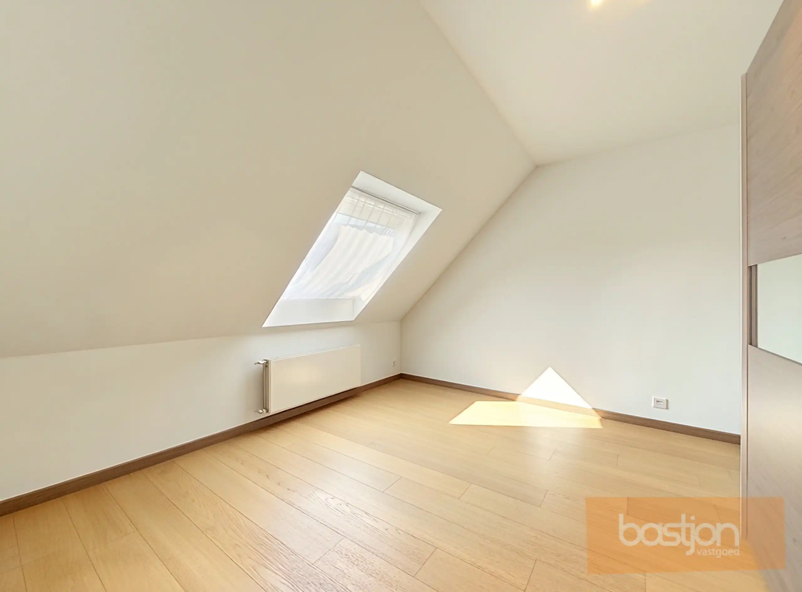 Ruim duplex appartement te huur in Marke foto 9