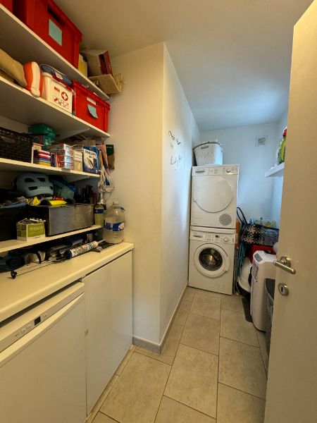 Instapklaar dakappartement van ±170m² met 2 slpks, terras & parking! foto 4