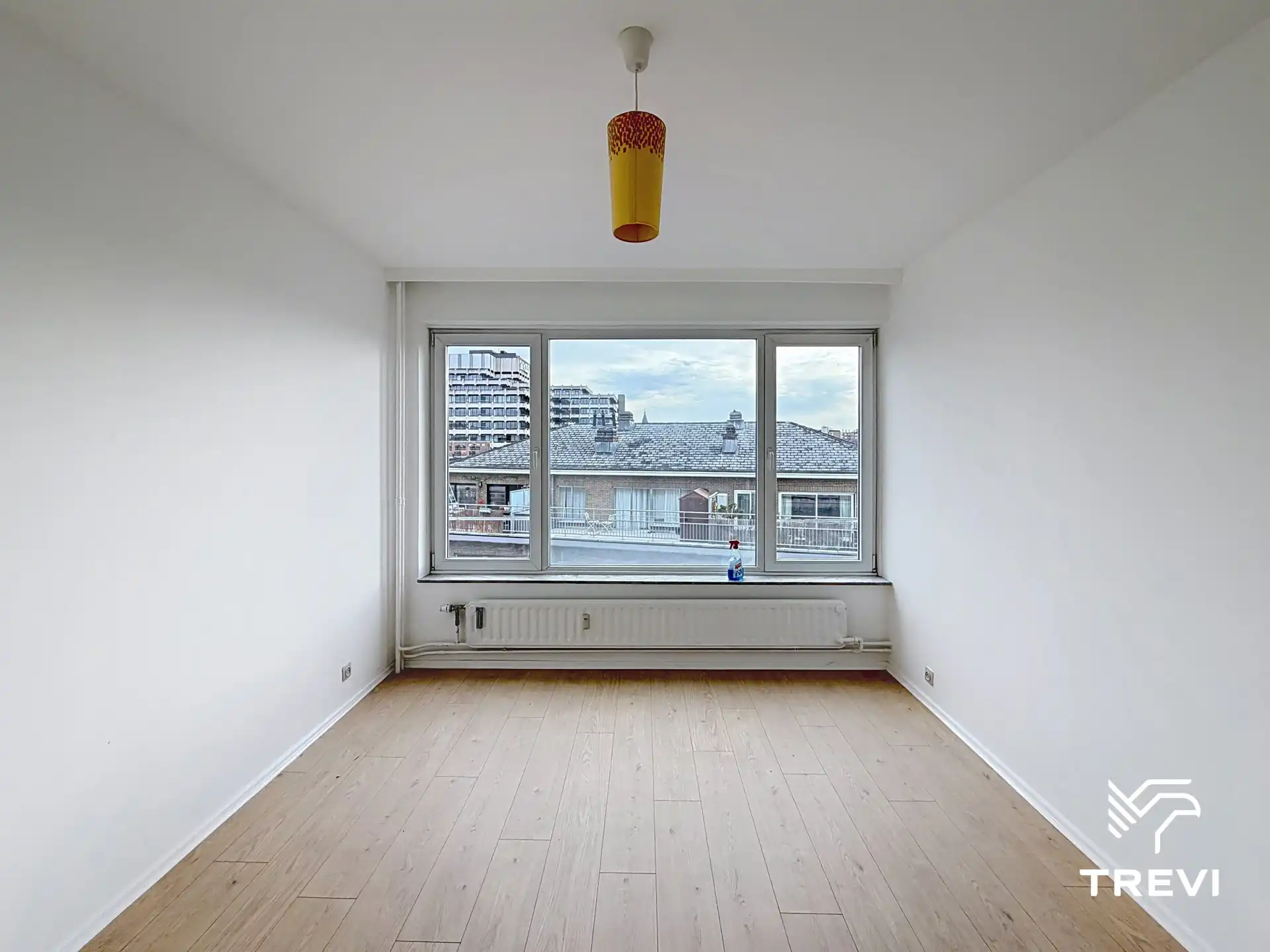 Gerenoveerd appartement met 2 slaapkamers foto 10