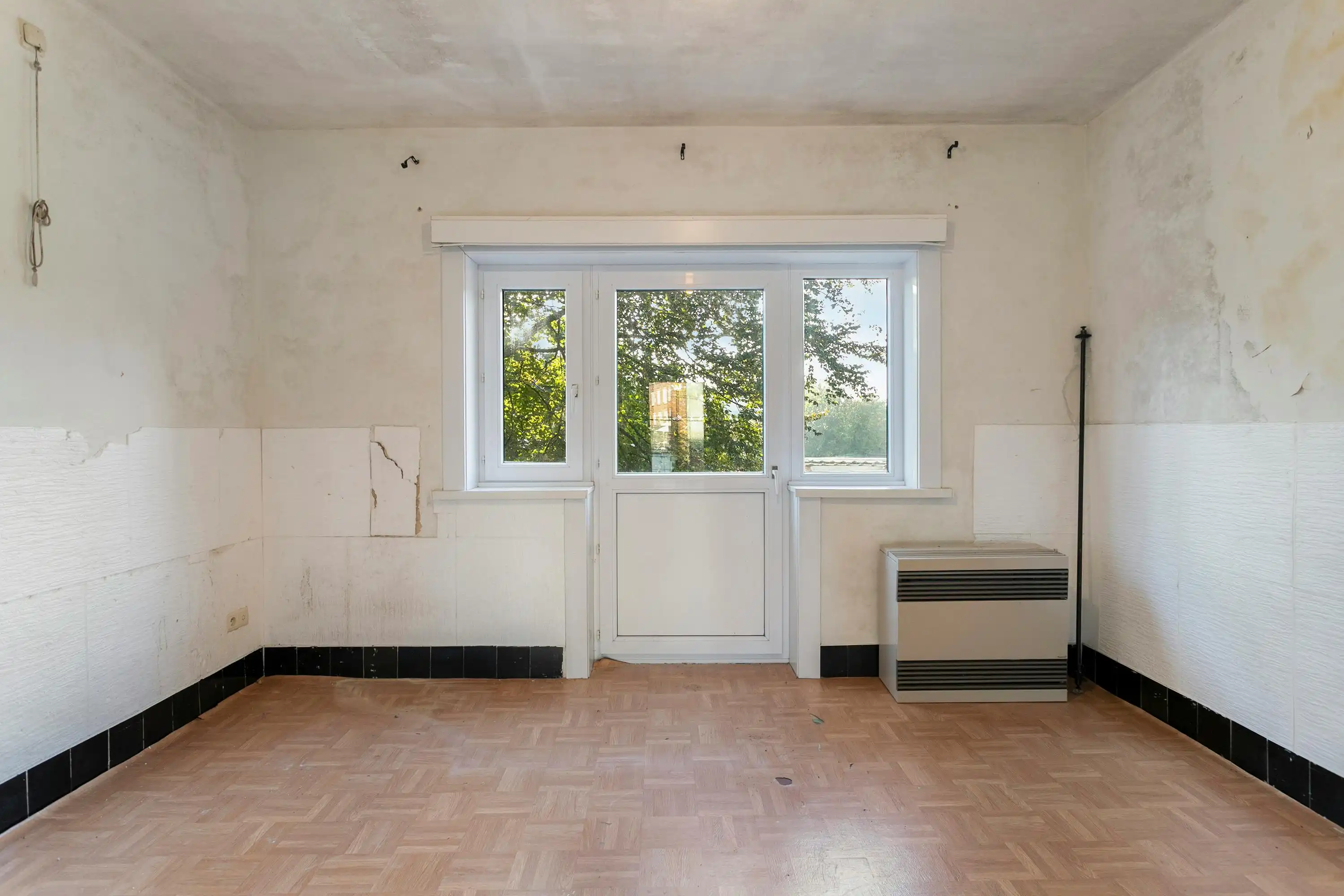 Karaktervolle woning met tuin en garage in centrum Roeselare foto 12