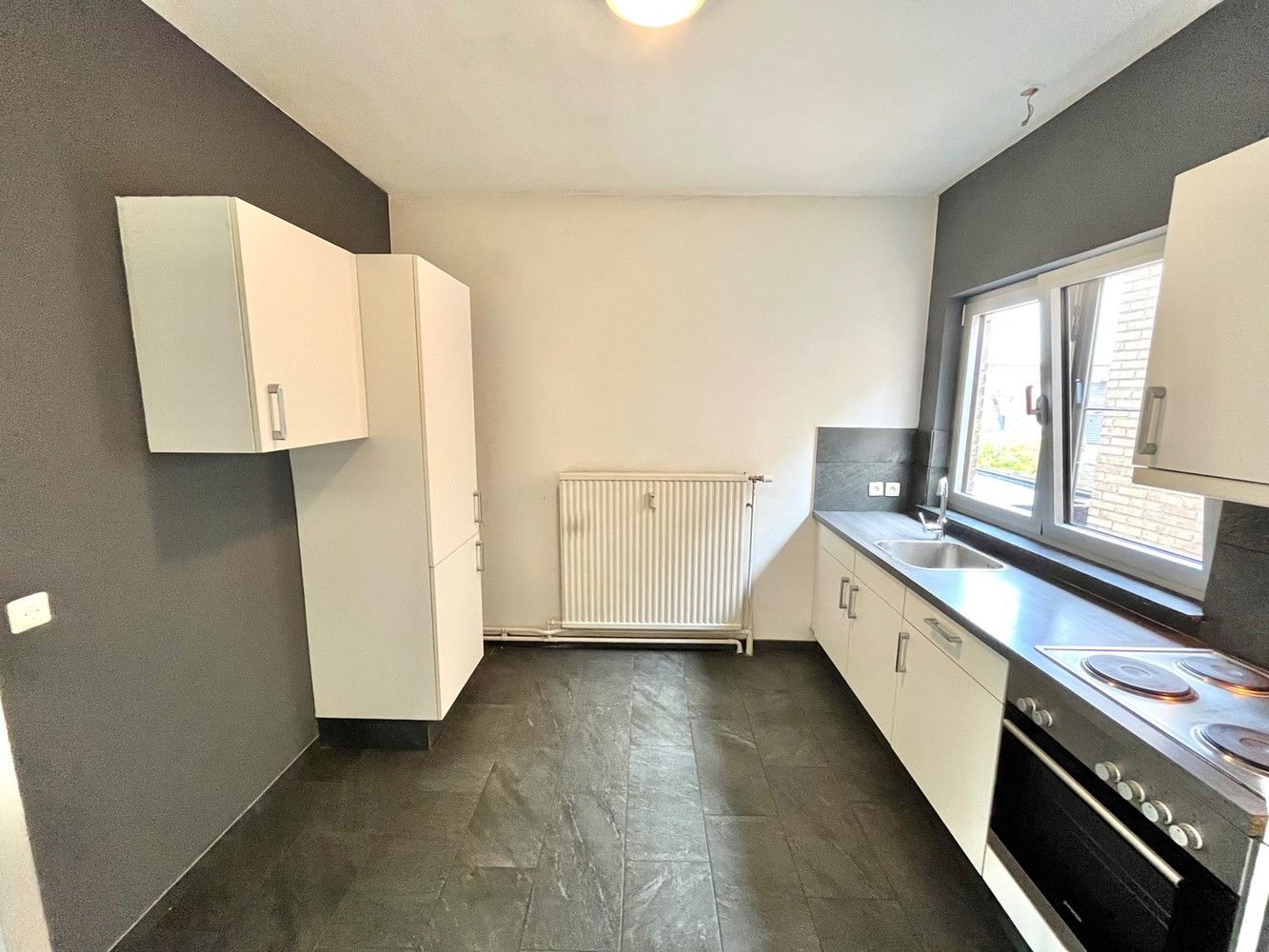Instapklaar appartement met 3 slaapkamers in hartje Maaseik. foto 7